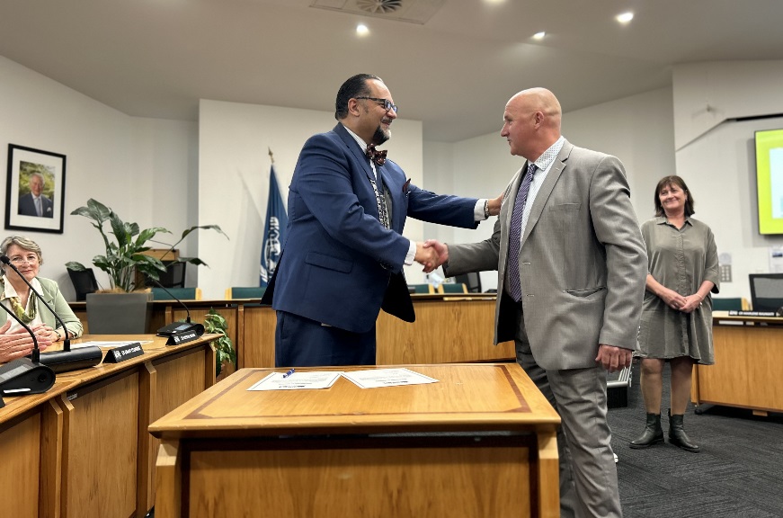 Mayor Aksel Bech and Deputy Mayor Eugene Patterson