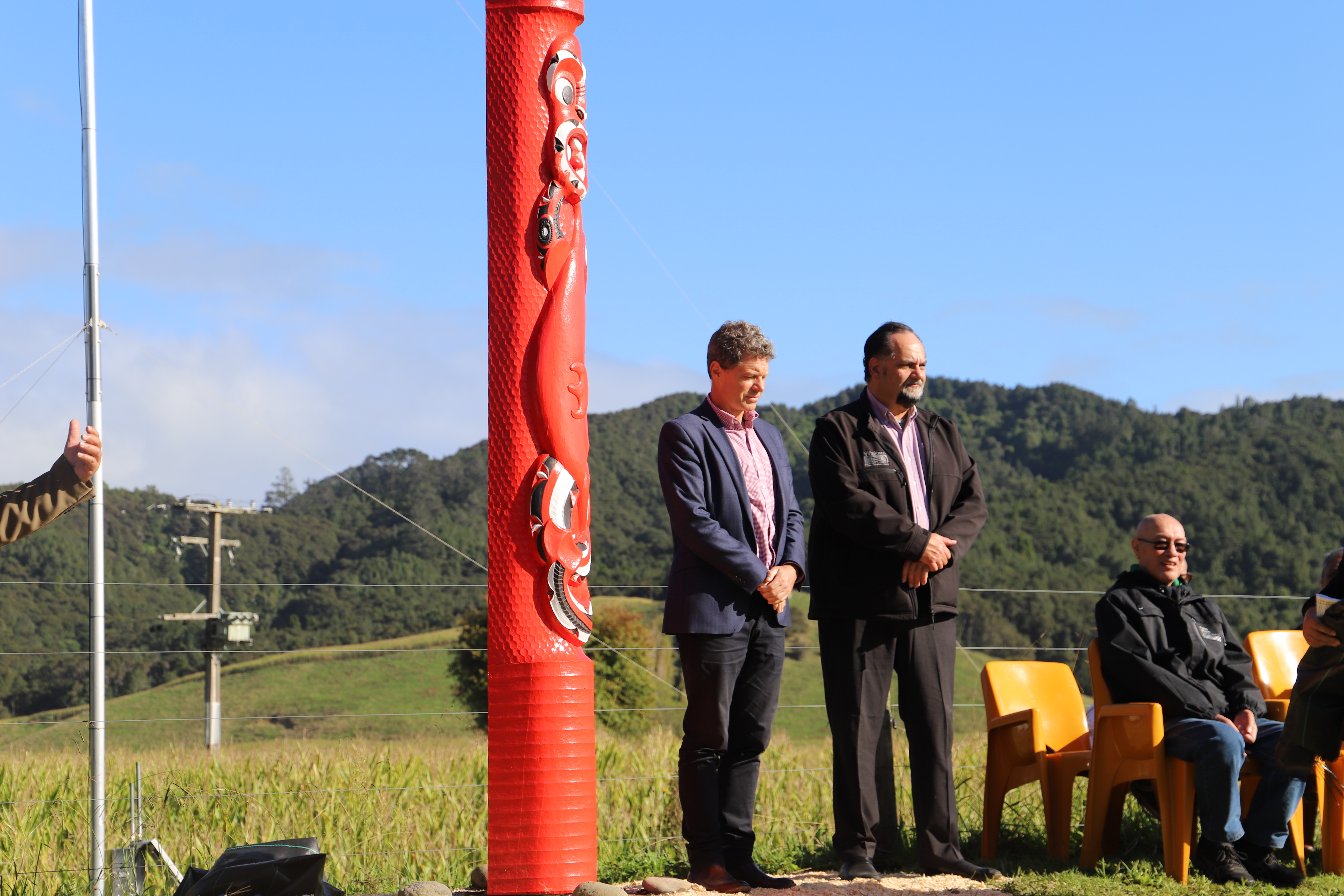 L-R, Zeagold Nutrition CEO John McKay and Waikato District Council Mayor Aksel Bech