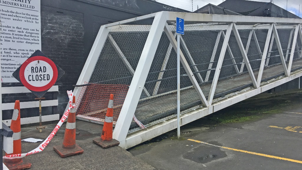 Huntly footbridge resized Huntly footbridge resized