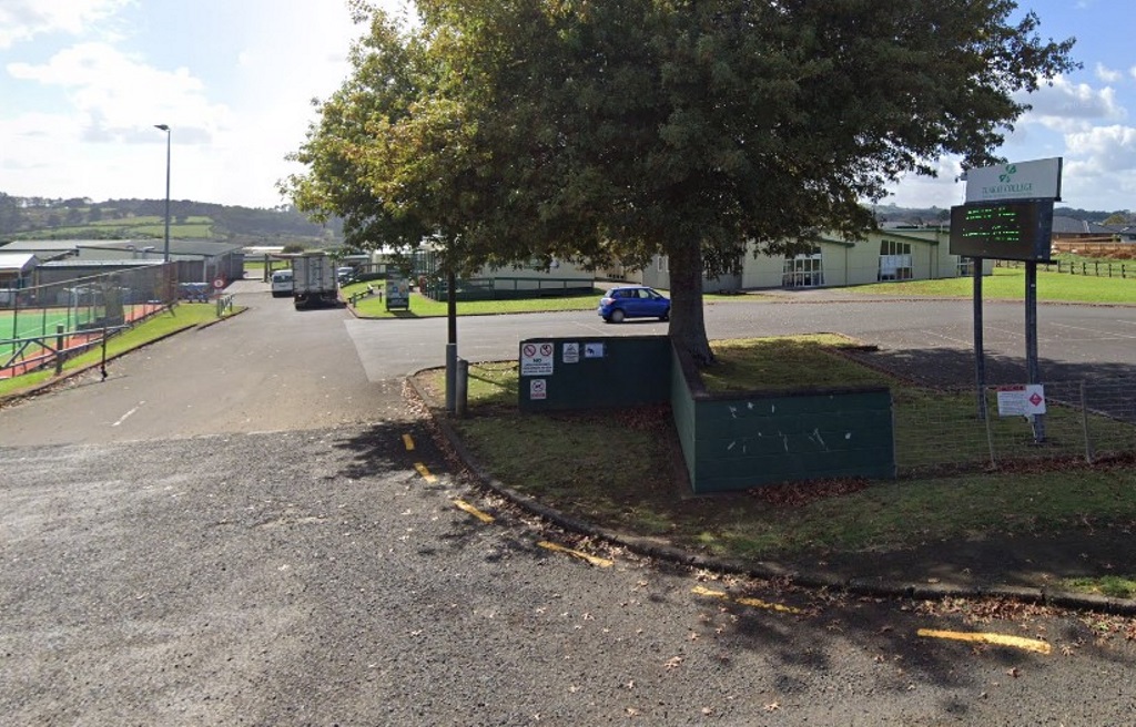 tuakau college