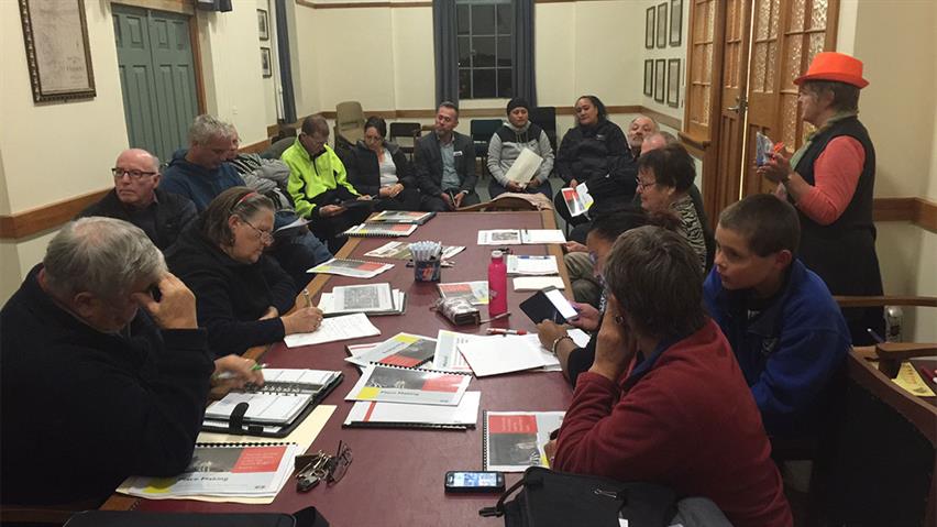 Tuakuau-placemaking-meeting