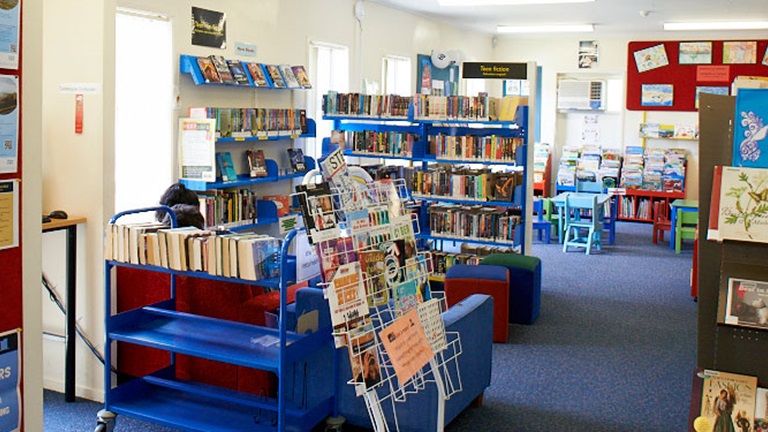 Visit Tuakau library