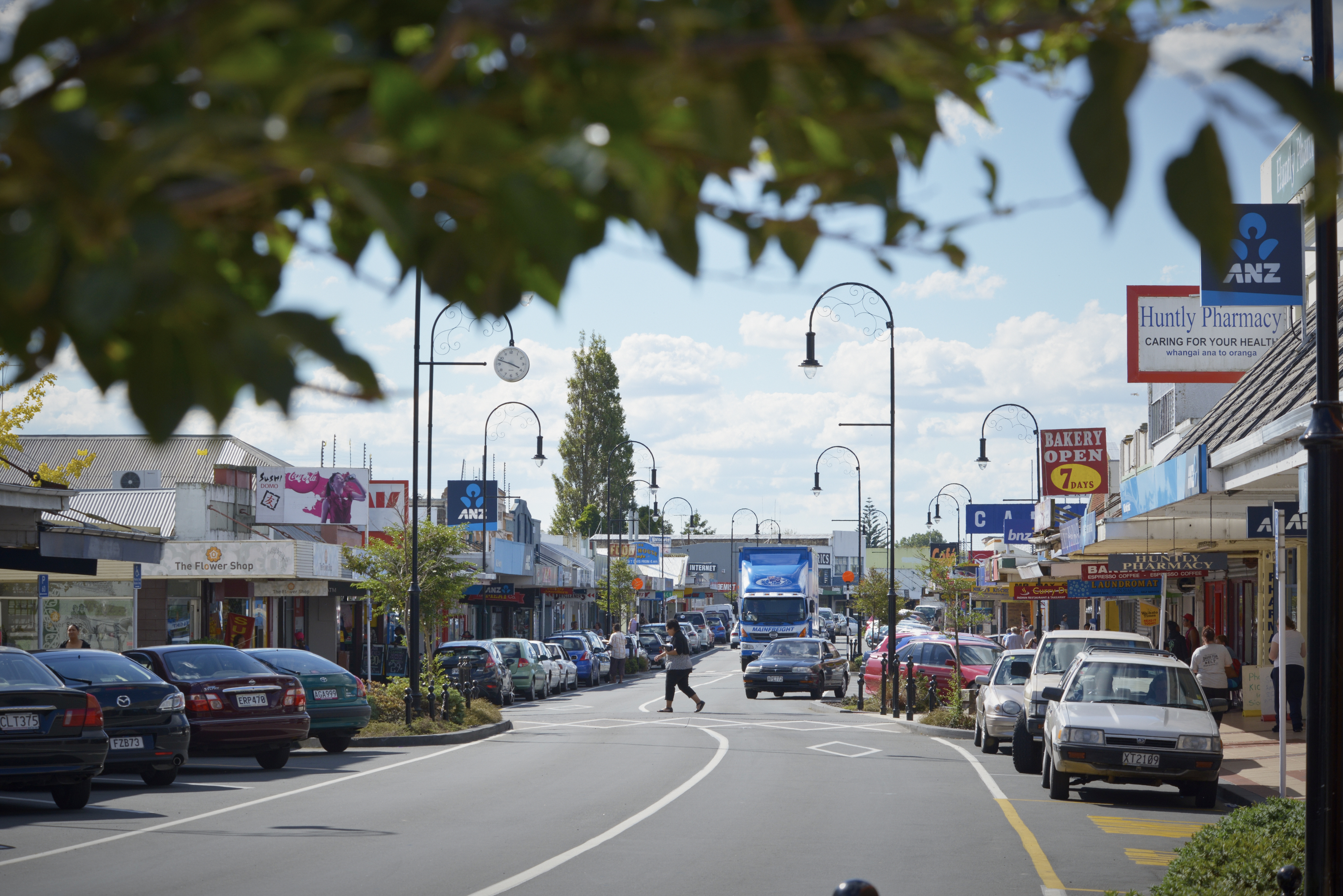 The view down th emain street of Huntly