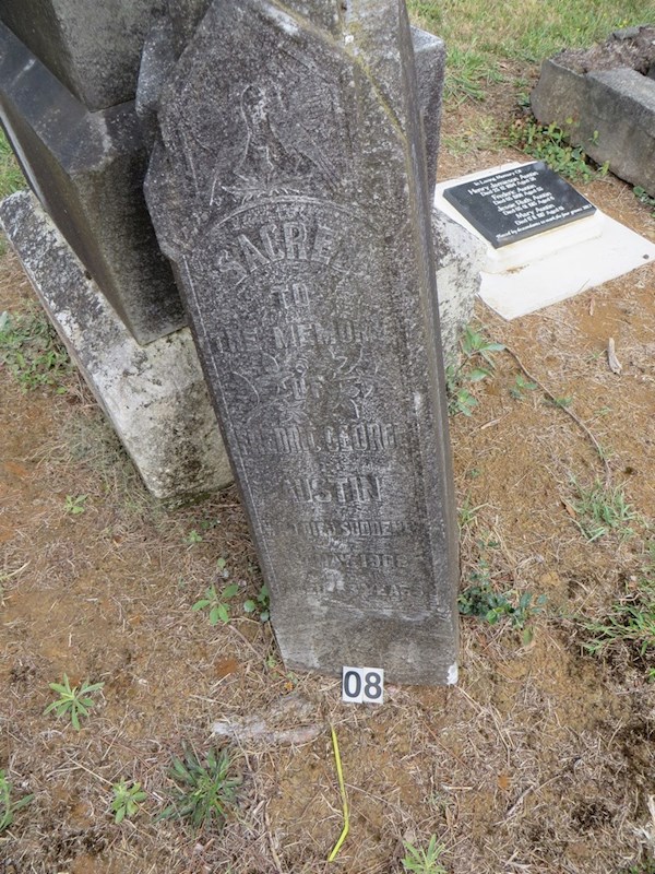  In loving memory of Henry Jamieson Austin Died 23.12.1894 Aged 36, Fredric Austin Died 0.5.1908  Aged 53, Jessie Ruth Austin Died 03.01.1913 Aged 6,  Mary Austin Died 17.11.1917  Aged 61. Placed by descendants to mark the four graves 2013 ?  In loving memory of Henry Jamieson Austin Died 23.12.1894 Aged 36, Fredric Austin Died 0.5.1908  Aged 53, Jessie Ruth Austin Died 03.01.1913 Aged 6,  Mary Austin Died 17.11.1917  Aged 61. Placed by descendants to mark the four graves 2013 : Austin, Fredic George